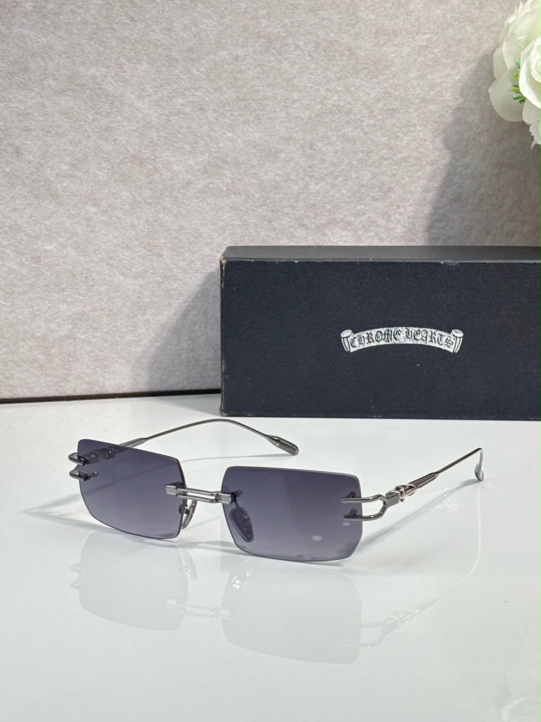 Rimless Rectangular Luxury Sunglasses