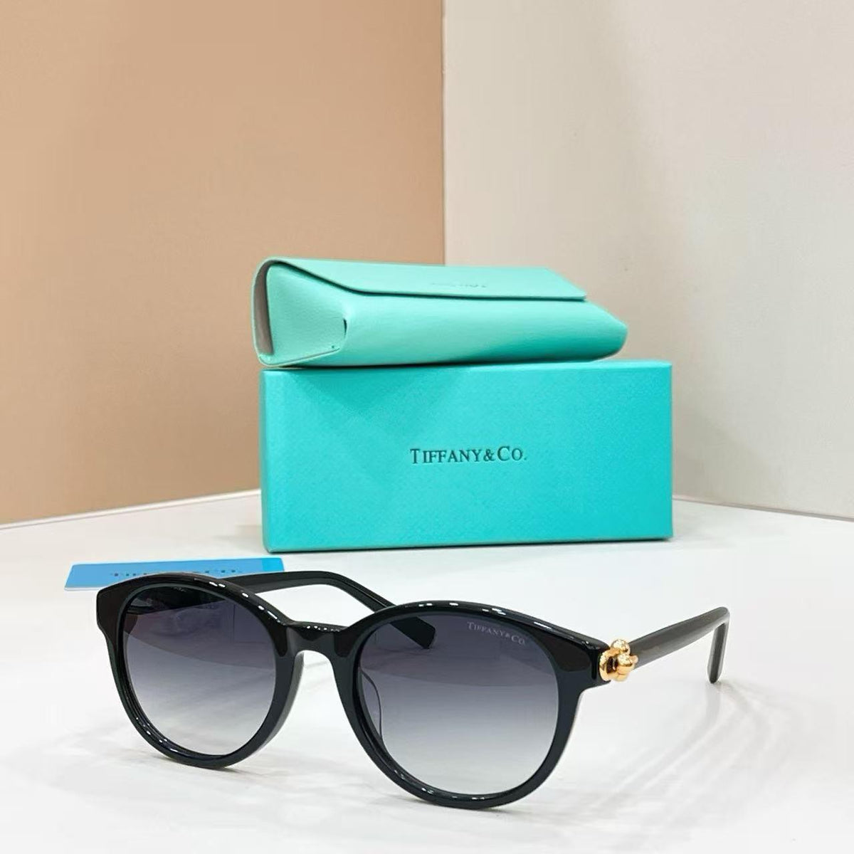 Women's Oversized Butterfly Sunglasses