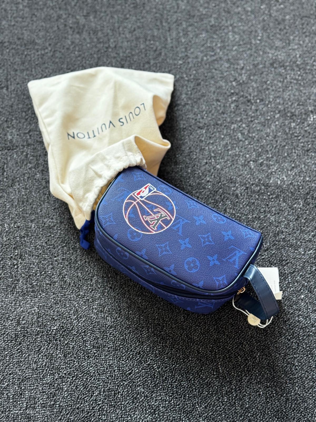 Mens Graphic Travel Pouch