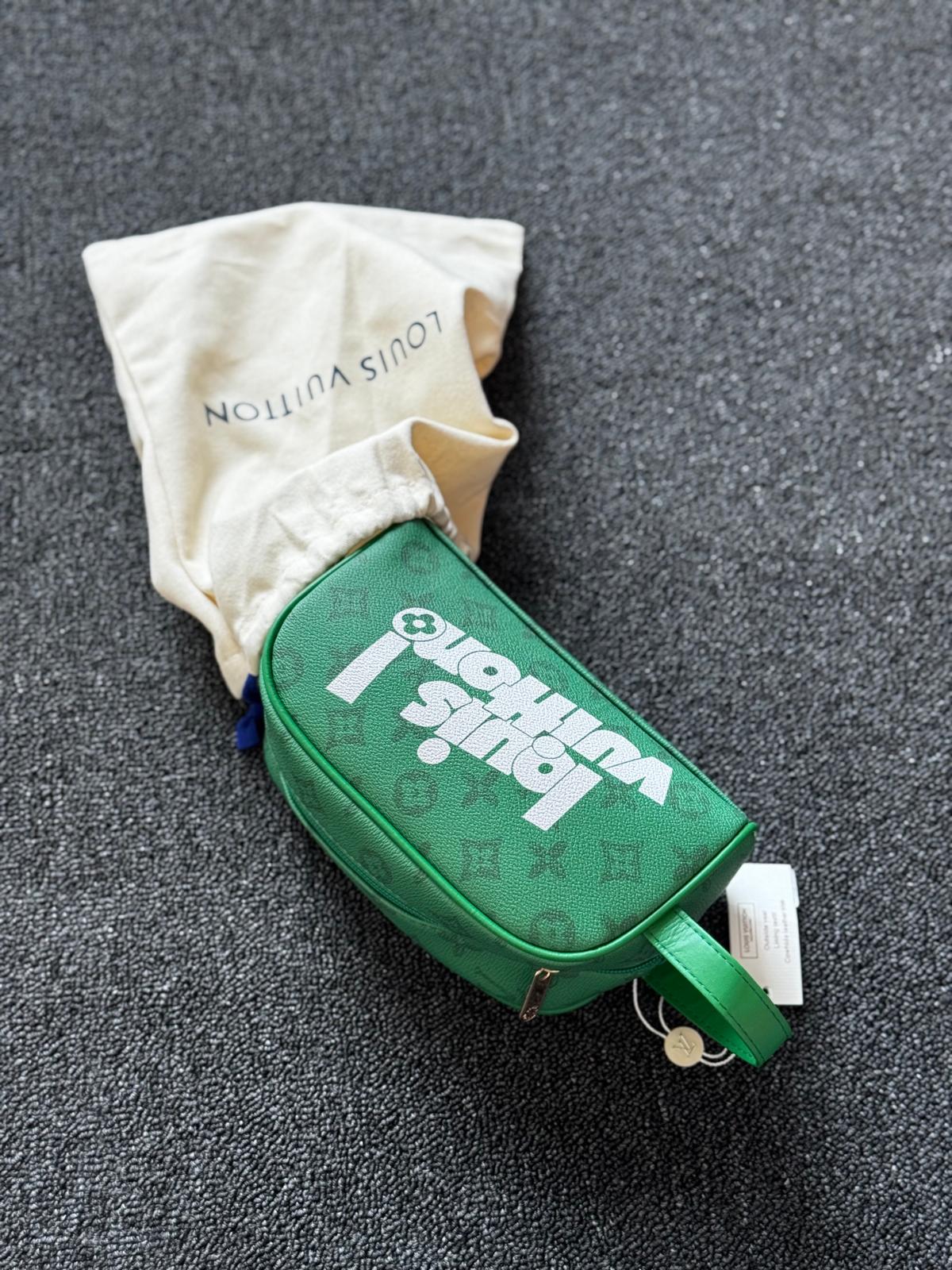 Mens Graphic Travel Pouch