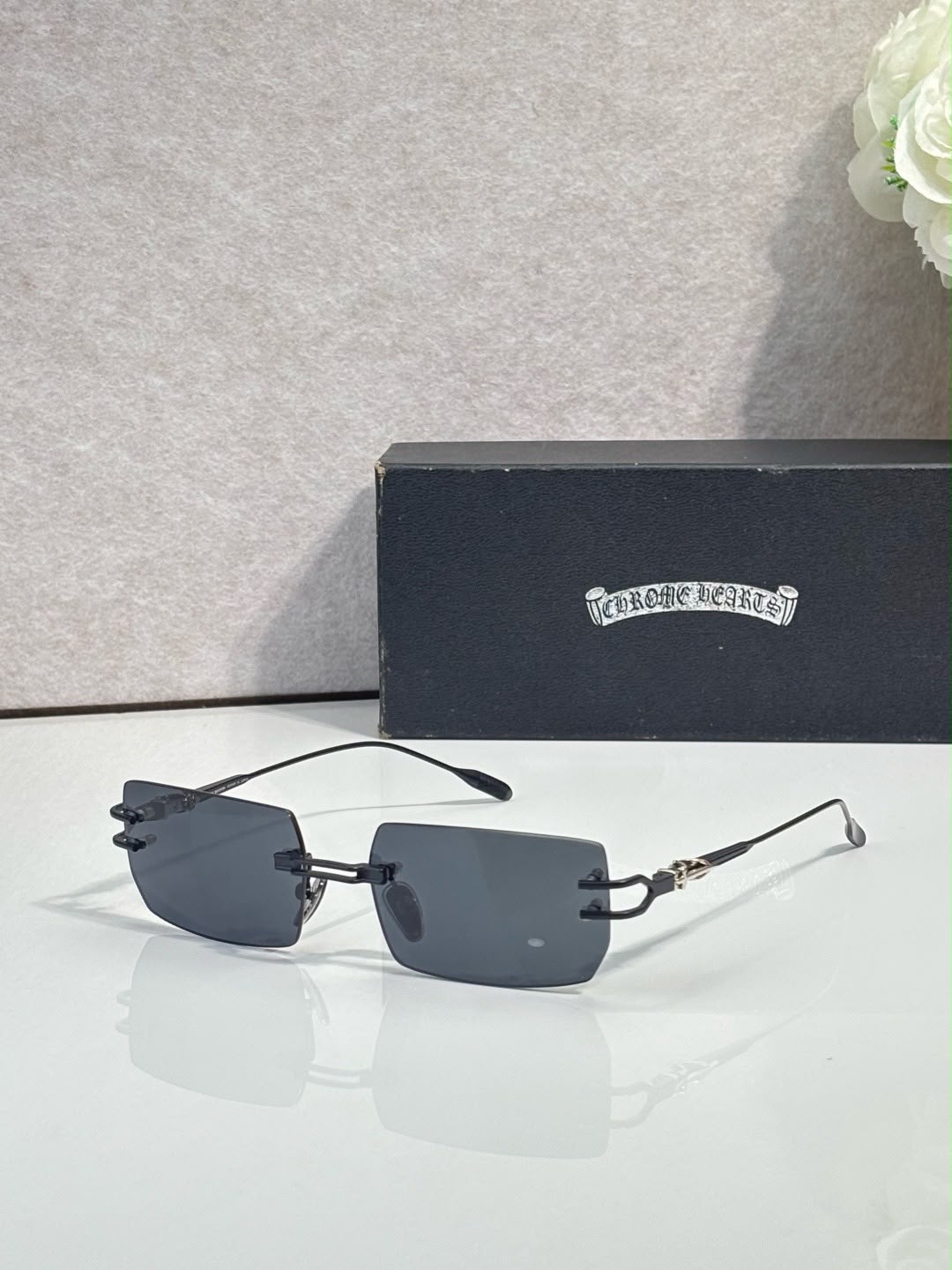 Rimless Rectangular Luxury Sunglasses