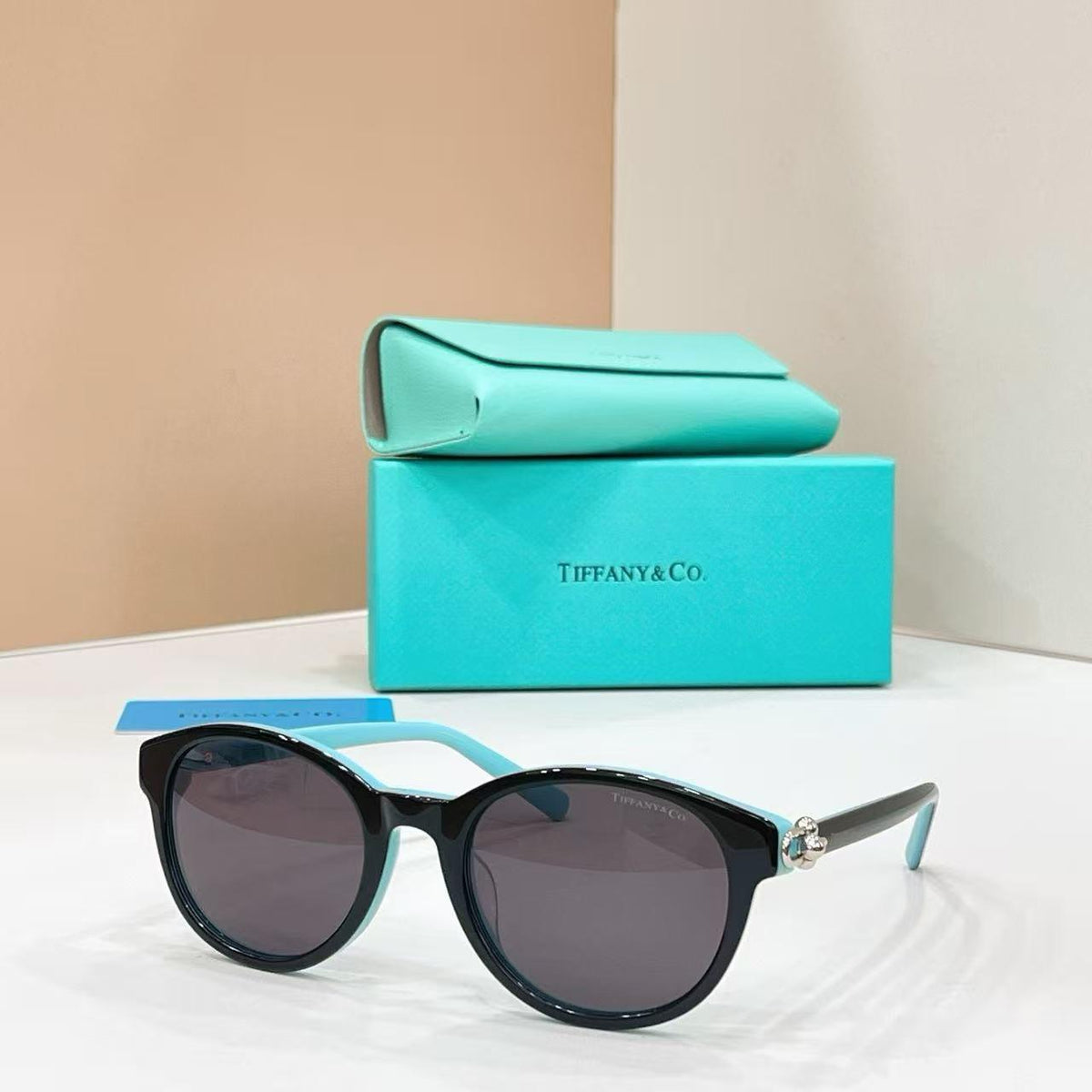 Women's Oversized Butterfly Sunglasses