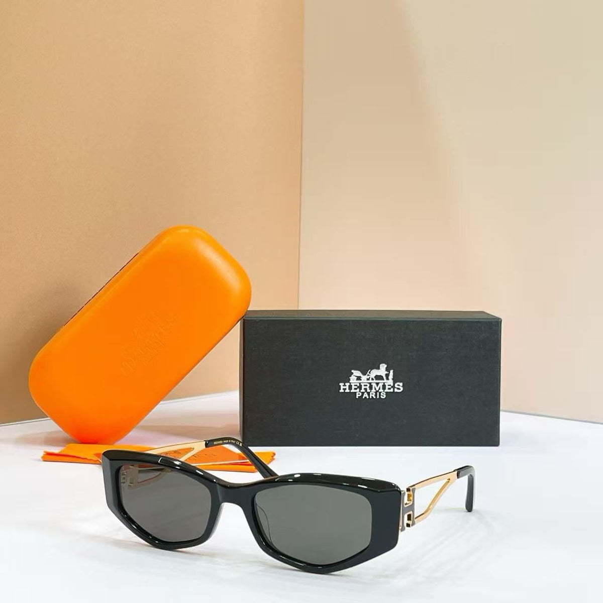 Luxury Square Frame Sunglasses – Tortoiseshell