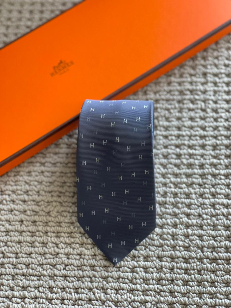Men’s Luxury Patterned Necktie